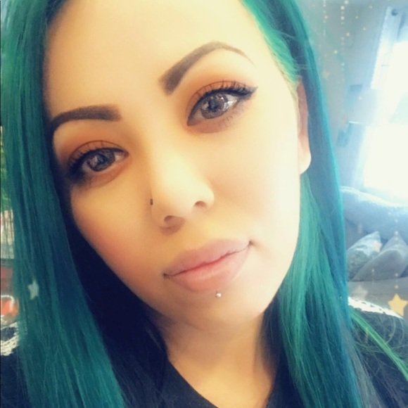 MEET YOUR POSHER - Picture 1 of 3